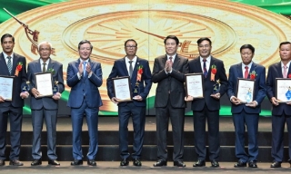 Tôn vinh nông dân Việt Nam xuất sắc, nhà khoa học của nhà nông năm 2025